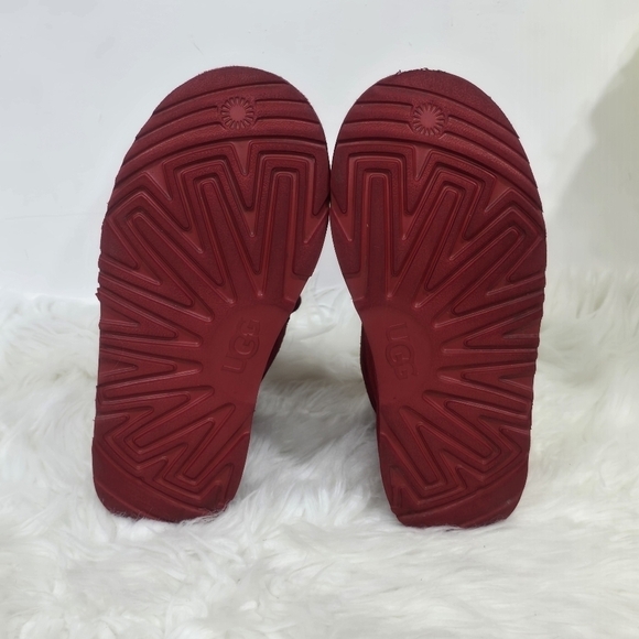 UGG Neumel Suede Lace Up Chukka Boots in Samba Red Size 2 Toddler - Picture 8 of 11